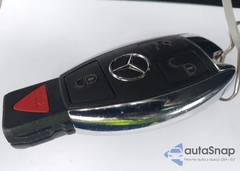 2015 Mercedes-Benz C 300 4Matic/Luxury 4Matic/Sport 4Matic z USA, uszkodzony, nr VIN 55SWF4KB6FU042647